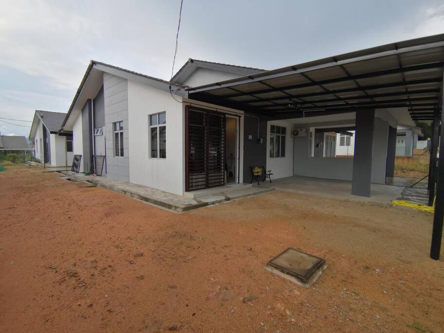 Modern , Spacious Gambang Ump 18 Guest House ภายนอก รูปภาพ
